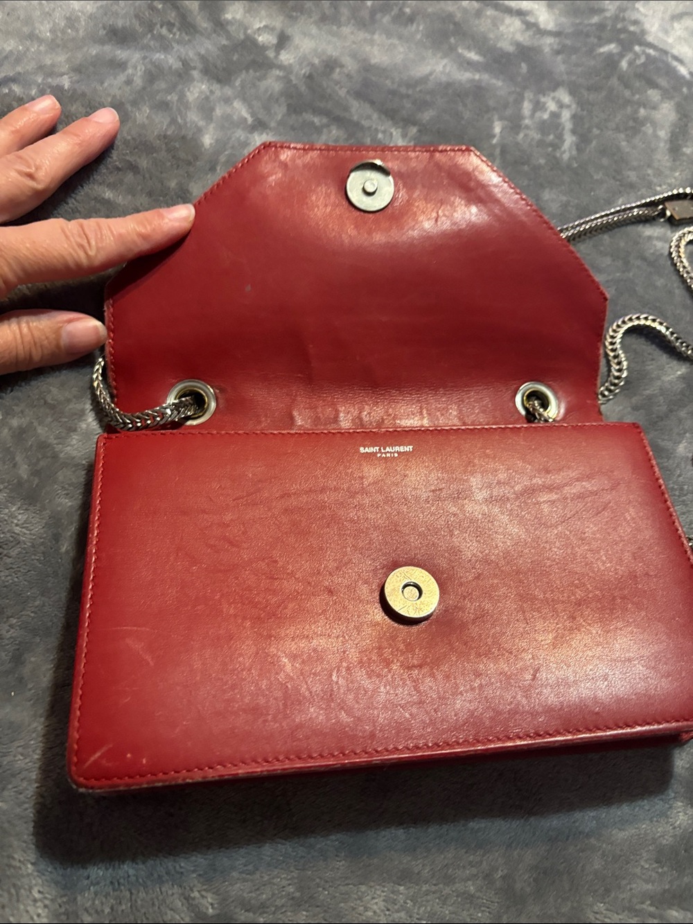 Saint Laurent Betty vintage Red Leather Crossbody Bag with Silver Chain - Picture 9 of 17